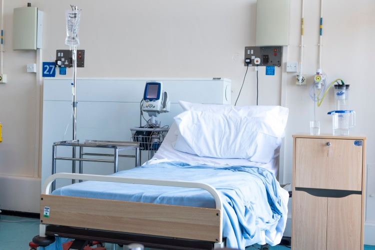 Higher risk of COVID complications for people with macular degeneration