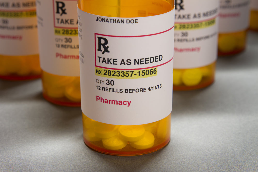 Reduced risk of developing macular degeneration associated with two common prescription drugs